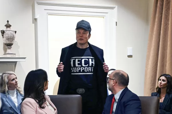 Le minacce di Musk non fanno paura: i dipendenti federali ignorano la mail. Cosa c’è dietro l’approccio di mister Tesla