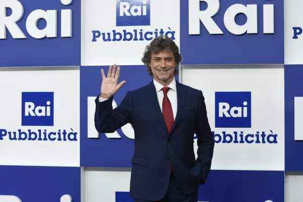 Chi è Monica, la moglie di Alberto Angela: l’amore scoppiato quando lei era ancora una studentessa e i tre figli