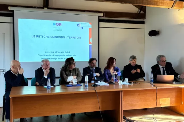 Le reti che uniscono i territori: l’Alta Velocità come motore di sviluppo per il Vallo di Diano Le reti che uniscono i territori: l’Alta Velocità come motore di sviluppo per il Vallo di Diano