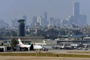 Gli spalloni della mezzaluna sciita: così i pellegrini libanesi vengono usati per portare armi e soldi dall’Iran Gli spalloni della mezzaluna sciita: così i pellegrini libanesi vengono usati per portare armi e soldi dall’Iran