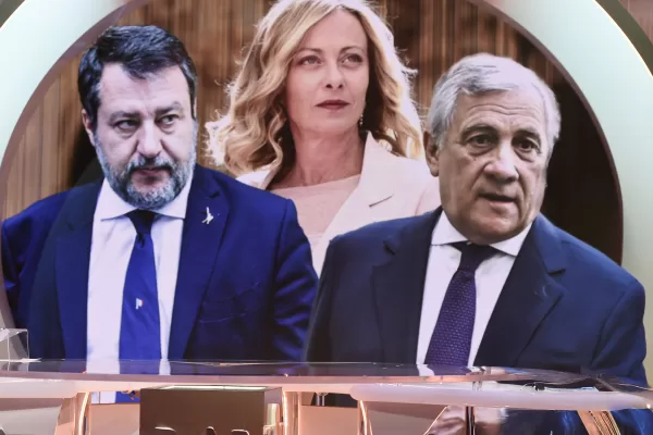 ANTONIO TAJANI MINISTRO ESTERI SULLO SCHERMO IL MINISTRO MATTEO SALVINI E LA PRESIDENTE DEL CONSIGLIO GIORGIA MELONI ANTONIO TAJANI MINISTRO ESTERI SULLO SCHERMO IL MINISTRO MATTEO SALVINI E LA PRESIDENTE DEL CONSIGLIO GIORGIA MELONI
