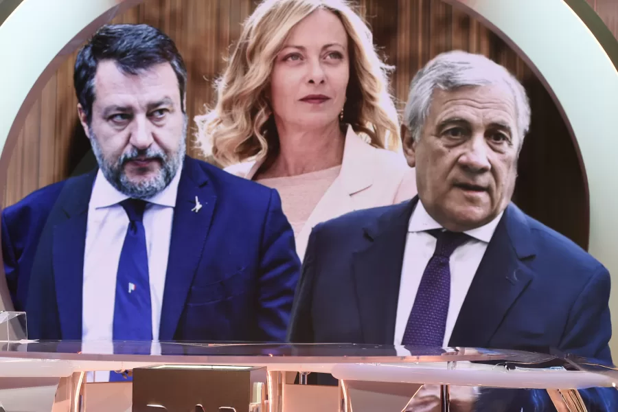 ANTONIO TAJANI MINISTRO  ESTERI SULLO SCHERMO IL MINISTRO MATTEO SALVINI E LA PRESIDENTE DEL CONSIGLIO GIORGIA MELONI