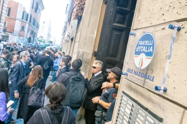 Chat contro Salvini: è caccia alla talpa. Fratelli d’Italia prepara la controffensiva legale