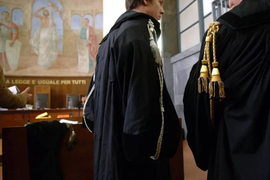 Caso Almasri, Santanchè e Albania, quando l’abito garantista “casca male” perché si nutrono pm forcaioli e ideologizzati