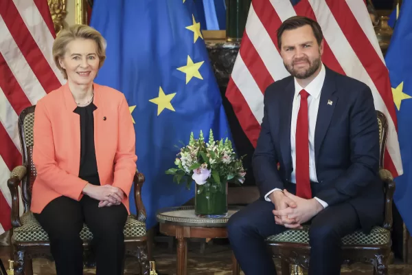 United States Vice-President JD Vance, right, poses with European Commission President Ursula von der Leyen during a bilateral meeting at the Elysee Palace, during an event on the sidelines of the Artificial Intelligence Action Summit in Paris, Tuesday, Feb. 11, 2025. (AP Photo/Thomas Padilla) 


associated Press / LaPresse
Only italy and Spain