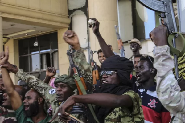 Guerra in Sudan, svolta decisiva dopo anni: i governativi riconquistano il palazzo presidenziale, i paramilitari si trincerano nel Darfur