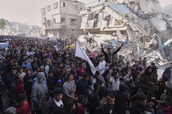 Palestinians chant slogans during an anti-war protest and against Hamas in a rare show of public anger against the militant group that rules the territory, in Beit Lahiya, northern Gaza Strip, Wednesday, March 26, 2025. (AP Photo/Jehad Alshrafi) 


Associated Press / LaPresse
Only italy  and Spain