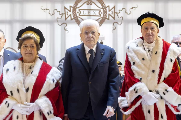 Foto Paolo Giandotti /Ufficio Stampa Quirinale/ LaPresse25 Gennaio  Roma, ItaliaPolitica  – Il Presidente della Repubblica Sergio Mattarella con Margherita Cassano, Primo Presidente della Corte Suprema di Cassazione e Luigi Salvato, Procuratore generale presso la Corte Suprema di Cassazione in occasione dell’Assemblea generale della Corte Suprema di Cassazione per l’inaugurazione dell’anno giudiziario 2024 e per la relazione sull’amministrazione della giustizia nell’anno 2023, oggi 25 gennaio 2024.
(Foto di Paolo Giandotti – Ufficio per la Stampa e la Comunicazione della Presidenza della Repubblica)DISTRIBUTION FREE OF CHARGE – NOT FOR SALE
Foto Paolo Giandotti /Ufficio Stampa Quirinale/ LaPresse
25 Gennaio  Roma, Italia
Politica  – Il Presidente della Repubblica Sergio Mattarella con Margherita Cassano, Primo Presidente della Corte Suprema di Cassazione e Luigi Salvato, Procuratore generale presso la Corte Suprema di Cassazione in occasione dell’Assemblea generale della Corte Suprema di Cassazione per l’inaugurazione dell’anno giudiziario 2024 e per la relazione sull’amministrazione della giustizia nell’anno 2023, oggi 25 gennaio 2024.
(Foto di Paolo Giandotti – Ufficio per la Stampa e la Comunicazione della Presidenza della Repubblica)

DISTRIBUTION FREE OF CHARGE – NOT FOR SALE
Roma – Il Presidente della Repubblica Sergio Mattarella con Margherita Cassano, Primo Presidente della Corte Suprema di Cassazione e Luigi Salvato, Procuratore generale presso la Corte Suprema di Cassazione in occasione dell’Assemblea generale della Corte Suprema di Cassazione per l’inaugurazione dell’anno giudiziario 2024 e per la relazione sull’amministrazione della giustizia nell’anno 2023, oggi 25 gennaio 2024.
(Foto di Paolo Giandotti – Ufficio per la Stampa e la Comunicazione della Presidenza della Repubblica)