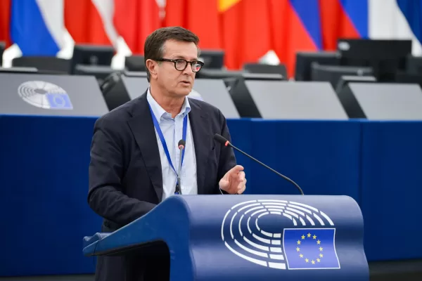 No alla separazione, lettera aperta a Gori: “Non hai cambiato il Pd, il Pd ha cambiato te”