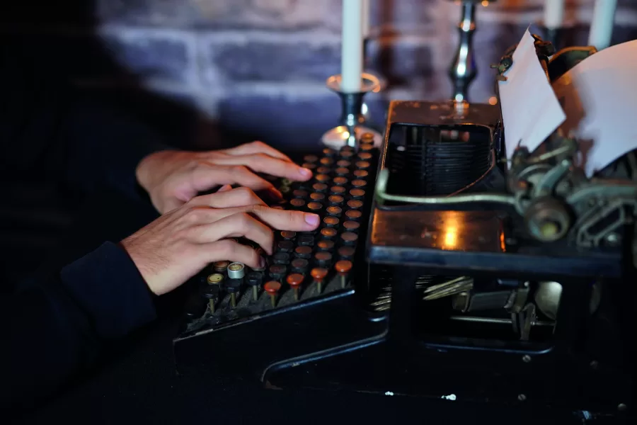 L’inclusione della schwa che azzera secoli di cultura. Quando sperimentare diventa pericoloso