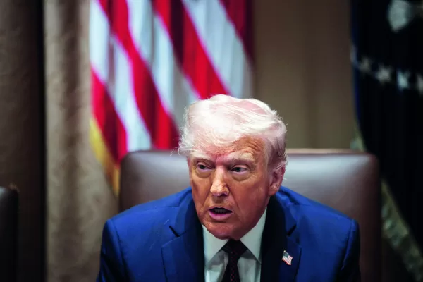 Riadattamenti: tutti d’accordo nel chiudere una guerra che non si ferma. Kiev contesta le concessioni a Mosca e il Mar Nero è un porto sicuro per il petrolio del Cremlino Riadattamenti: tutti d’accordo nel chiudere una guerra che non si ferma. Kiev contesta le concessioni a Mosca e il Mar Nero è un porto sicuro per il petrolio del Cremlino