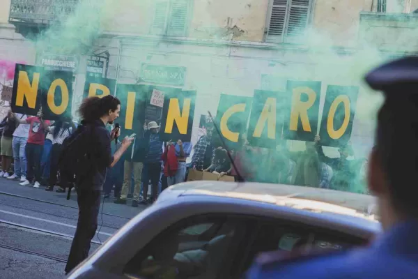 Anche il salario minimo farebbe galleggiare sulla soglia della povertà. Così la contrattazione territoriale può ridurre i divari