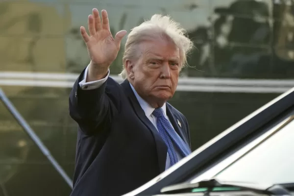 Trump è arrivato a Roma, tutti vogliono parlare con lui. E Ursula teme il grande sgarbo
