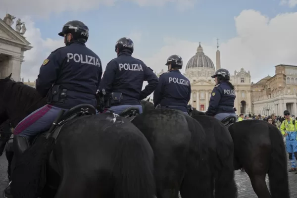 Funerale Papa Francesco, Roma pronta per l’evento storico. Ciciliano: “Attese 200mila persone, in campo tremila volontari” Funerale Papa Francesco, Roma pronta per l’evento storico. Ciciliano: “Attese 200mila persone, in campo tremila volontari”