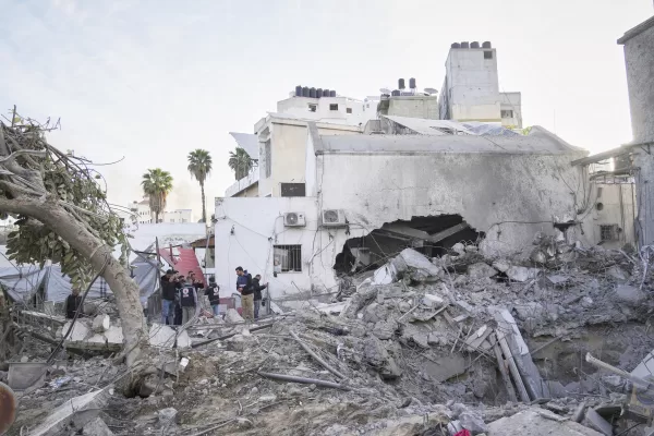 The outpatient and laboratory wards of the Al-Ahli Arab Baptist hospital are seen after being hit by an Israeli army strike late Saturday, following a warning issued by the army to evacuate patients, in Gaza City, Sunday, April 13, 2025. (AP Photo/Jehad Alshrafi)

Associated Press/LaPresse