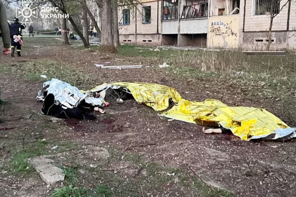 La Russia sta bluffando sulla pace, Francia e Regno Unito ragionano su un contingente. Vaticano, continua il risiko diplomatico