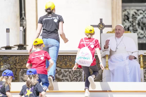 Pope Francis meets children as he presides over a mass for the World Children Day, in St.Peter’s Square at the Vatican, Sunday, May 26, 2024. (AP Photo/Gregorio Borgia)
Associated Press / LaPressse
Only italy and spain Pope Francis meets children as he presides over a mass for the World Children Day, in St.Peter’s Square at the Vatican, Sunday, May 26, 2024. (AP Photo/Gregorio Borgia)
Associated Press / LaPressse
Only italy and spain