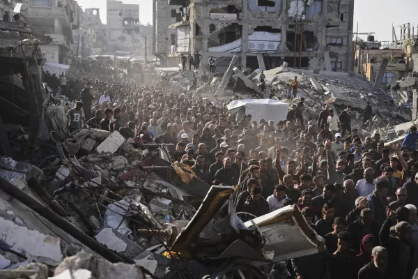 Palestinians attend an anti-war protest and against Hamas in a rare show of public anger against the militant group that rules the territory, in Beit Lahiya, northern Gaza Strip, Wednesday, March 26, 2025. (AP Photo/Jehad Alshrafi) 


Associated Press / LaPresse
Only italy  and Spain