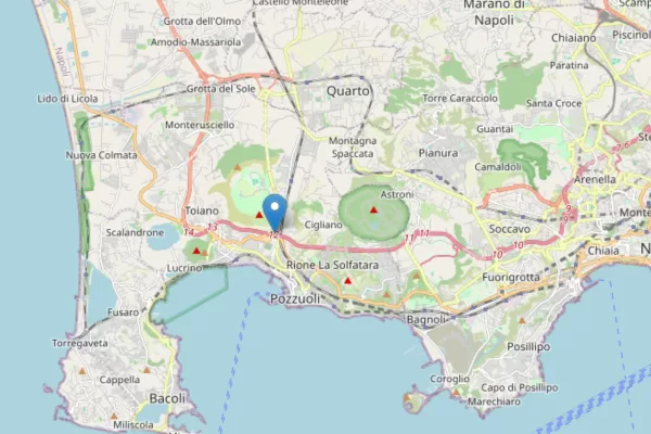 Terremoto a Napoli, tremano i Campi Flegrei: scossa di magnitudo 2.7 avvertita dalla popolazione Terremoto a Napoli, tremano i Campi Flegrei: scossa di magnitudo 2.7 avvertita dalla popolazione