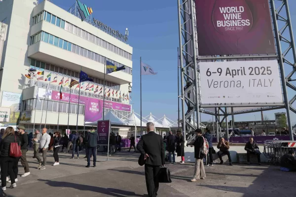 Vinitaly 2025: al via la 57ª edizione, il vino italiano guarda al mondo. La Campania protagonista tra innovazione e tradizione