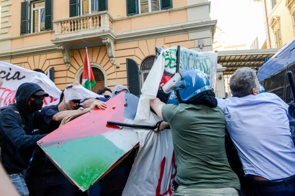 L’imbarazzo per la manifestazione per Gaza alla vigilia dei Referendum: centrosinistra spaccato tra i due appuntamenti
