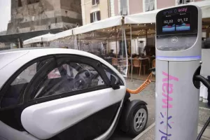 La mobilità elettrica accelera in Europa. Serve stabilità per gestire la transizione