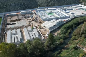 CENTRO  D’ACCOGLIENZA   MIGRANTI ALBANIA DALL’ALTO