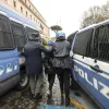 RISTORATORI, TASSISTI, AMBULANTI E LAVORATORI AUTONOMI CON PARTITE IVA RIUNITI AL CIRCO MASSIMO PER PROTESTARE CONTRO LE CHIUSURE IMPOSTE DAL GOVERNO DRAGHI MANIFESTAZIONE PROTESTA POLIZIA POLIZIOTTI IN TENUTA ANTI SOMMOSSA DISORDINI ARRESTO ARRESTI