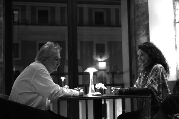 La rinascita di uno sceneggiatore decaduto: L’Infinito di Contarello, tra speranza e dolore