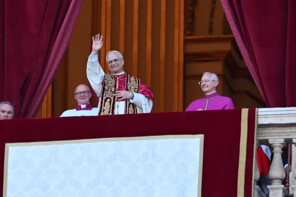 Leone XIV, l’habemus papam conquista gli utenti dei social. Il ‘New Pope’ che internet aspettava