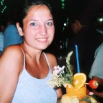 Garlasco, la paura di Chiara Poggi nel dormire da sola e i messaggi con Stasi: “Sono dieci giorni che non ci parliamo”. La ricostruzione dell’ultima sera insieme