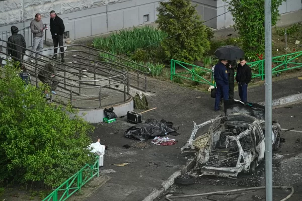 A view of the scene where Lt. Gen. Yaroslav Moskalik, a deputy head of the main operational department in the General Staff of the Russian armed forces, was killed by an explosive device placed in his car in Balashikha, just outside Moscow, Russia, on Friday, April 25, 2025. (AP Photo)
Associated Press / LaPresse
Only italy and spain A view of the scene where Lt. Gen. Yaroslav Moskalik, a deputy head of the main operational department in the General Staff of the Russian armed forces, was killed by an explosive device placed in his car in Balashikha, just outside Moscow, Russia, on Friday, April 25, 2025. (AP Photo)
Associated Press / LaPresse
Only italy and spain
