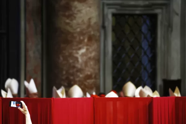 Conclave, è il momento decisivo: A Ratzinger bastarono 4 scrutini, 5 a Bergoglio. Stasera il nuovo Papa?