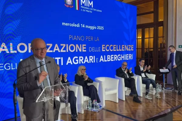 Il Ministro Valditara presenta il marchio “Made in MIM”: valorizzare l’eccellenza produttiva della scuola italiana