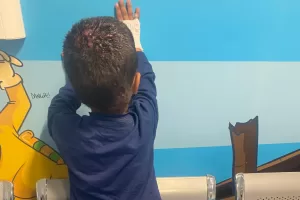 Gaza, bimbo di 2 anni arrivato al Santobono di Napoli con missione umanitaria: affetto da rara patologia del sistema immunitario