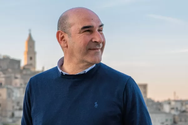 Elezioni Matera, Roberto Cifarelli: “Qui nascerà una coalizione innovativa. La mia politica? È di casa tra i bar e le piazze, mi sono sintonizzato con i giovani” Elezioni Matera, Roberto Cifarelli: “Qui nascerà una coalizione innovativa. La mia politica? È di casa tra i bar e le piazze, mi sono sintonizzato con i giovani”