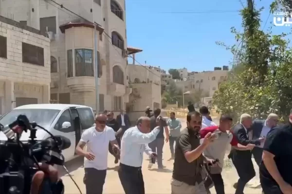 Esercito israeliano spara durante visita diplomatici UE a Jenin, presente vice console italiano. “Rammaricati per inconveniente, delegazione era in area non autorizzata”