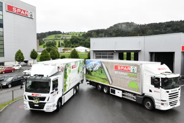 DESPAR AZIENDA SUPERMERCATO SUPERMERCATI INDUSTRIA ALIMENTARE ALIMENTARI PUNTI VENDITA PUNTO VENDITA STORE INTERSPAR SPAR CAMION TIR