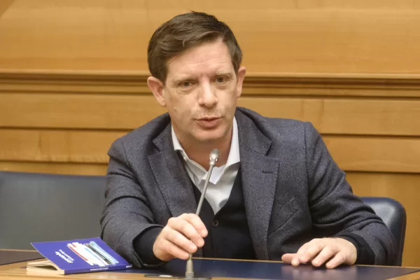 Pippo Civati: “Meloni è Palazzo Chigi, ma a fare cosa? Non ho detto addio alla politica, ma oggi faccio l’editore. Lavoro e fatico, altro che vitalizio”