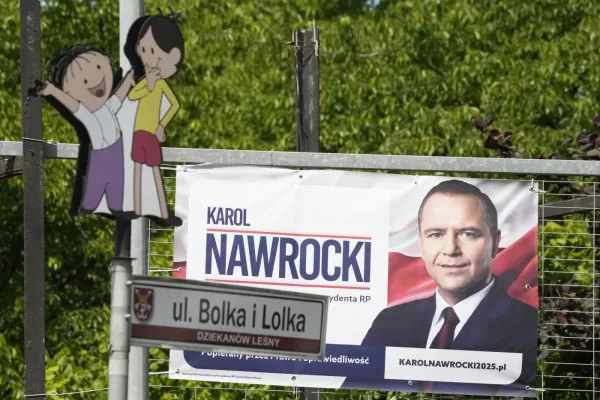 A campaign poster for conservative presidential candidate Karol Nawrocki is seen on Friday May 30, 2025, in Dziekanow Lesny, near Warsaw Poland. (AP Photo/Czarek Sokolowski) 


Associated Press / LaPresse
Only italy and spain