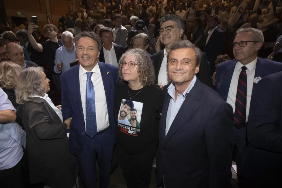 Nella foto Matteo Renzi, Aliva Siegel, Carlo Calenda
Milano – Italia – Cronaca
Venerdì, 06 Giugno, 2025 (Foto di Marco Ottico/Lapresse)

Two States Two Peoples One Destiny
Milan – Italy – News
Friday, 06 June, 2025 (Photo by Marco Ottico/Lapresse)