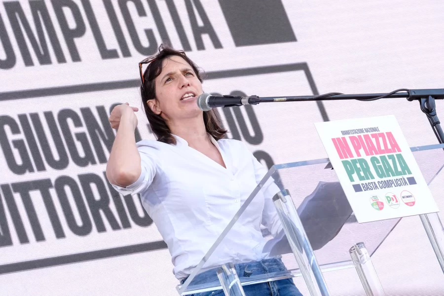 Elly Schlein Pd in occasione della manifestazione  PD AVS M5S a sostegno della Palestina contro Israele in piazza per Gaza , basta complicità. Roma Sabato 07 Giugno 2025 (foto Mauro Scrobogna /LaPresse)

Elly Schlein PD on the occasion of the PD AVS M5S demonstration in support of Palestine against Israel ‘in the square for Gaza, enough complicity’. Rome Saturday June 07 2025 (Photo by Mauro Scrobogna / LaPresse)