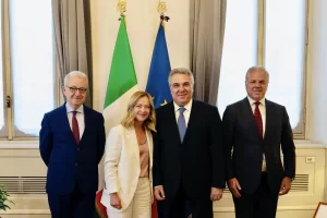 Foto Filippo Attili/Palazzo Chigi/LaPresse 
13/06/2025 Roma, Italia
Politica 
Premier Meloni al giuramento del Sottosegretario alla Presidenza del Consiglio, Luigi Sbarra

DISTRIBUTION FREE OF CHARGE – NOT FOR SALE – Obbligatorio citare la fonte LaPresse/Palazzo Chigi/Filippo Attili