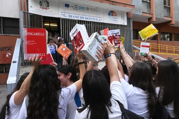 Alla Maturità 2025 solo temini: tracce sempre più facili e spariscono le argomentazioni