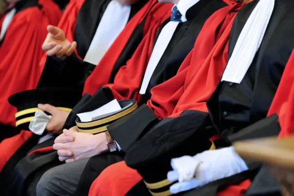 I giudici tornano protagonisti, ma oggi la magistratura ha un altro ruolo. Colpa della politica I giudici tornano protagonisti, ma oggi la magistratura ha un altro ruolo. Colpa della politica