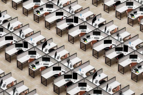 Pubblica Amministrazione, le mansioni ripetitive che non sopravviveranno all’IA. Il 57% dei dipendenti pubblici è già coinvolto