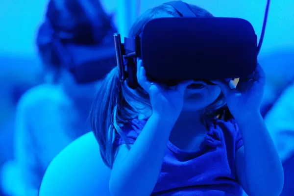 Tecnologia e digitalizzazione alla prova del transito generazionale