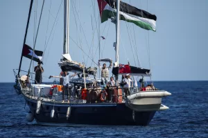 Activists of the Freedom Flotilla Coalition, board the Madleen boat, ahead of setting sail for Gaza, departing from the Sicilian port of Catania, Italy, Sunday, June 1, 2025. (AP Photo/Salvatore Cavalli) 


ASSOCIATED PRESS / LAPRESSE
ONLY ITALY AND SPAIN