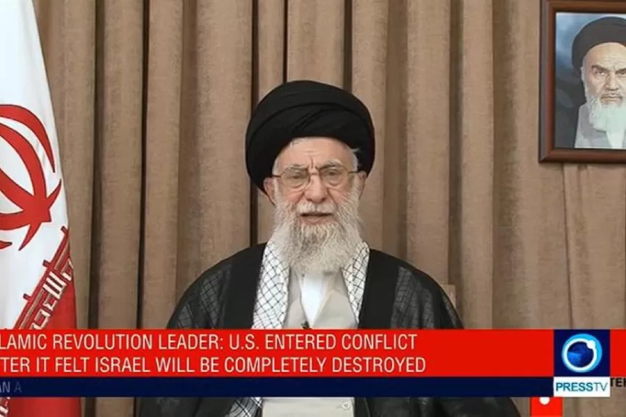 La favola che Khamenei racconta agli iraniani: “Abbiamo schiacciato Israele e dato un duro schiaffo agli Stati Uniti”