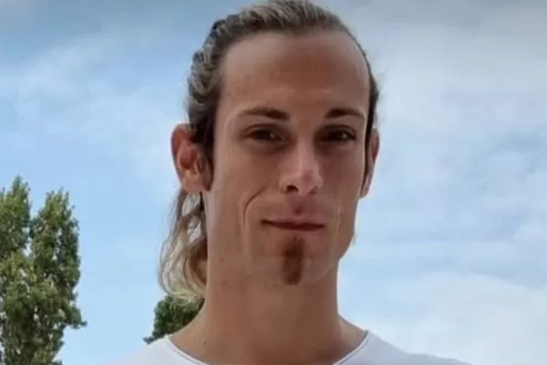 Morte bimbo in piscina, ritrovato nei boschi il corpo di Matteo Formenti: era il bagnino dell’impianto. Si cerca un collegamento Morte bimbo in piscina, ritrovato nei boschi il corpo di Matteo Formenti: era il bagnino dell’impianto. Si cerca un collegamento